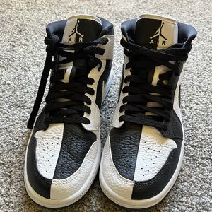 Air Jordan 1 Mid “Invert”